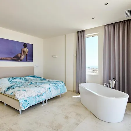 Andaluz Getaway * Malaga